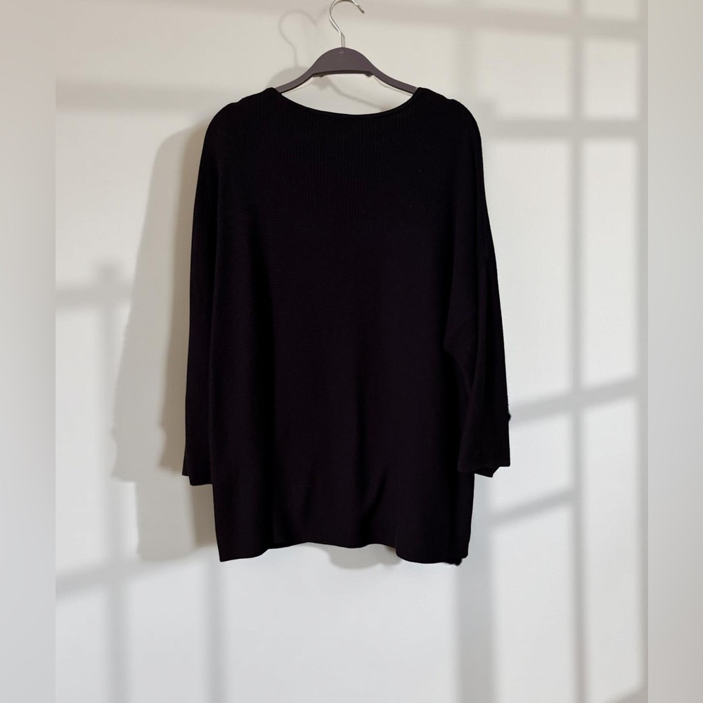 Chico's Classic Black Sweatser